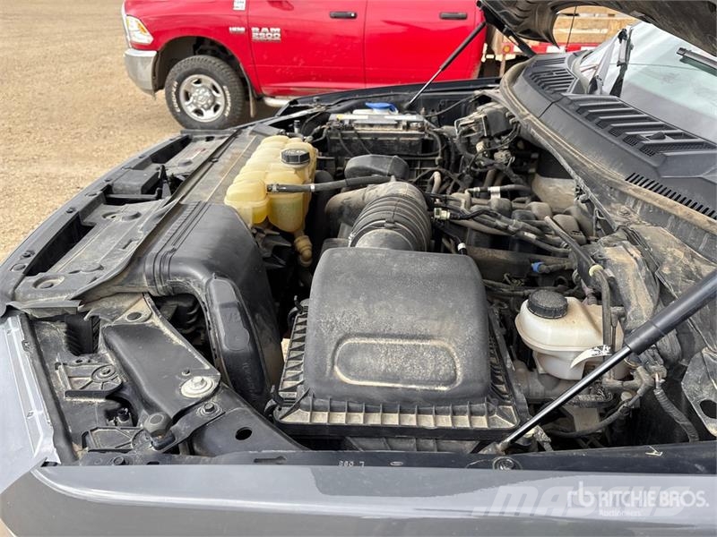 Ford F-150 XLT 4x4 Crew Cab Pickup Muu