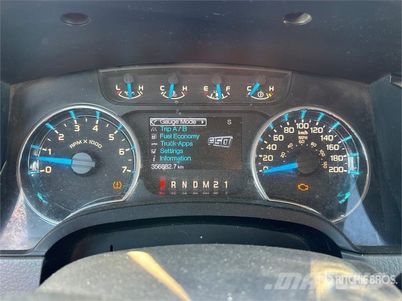 Ford F-150 XLT 4x4 Crew Cab Pickup Muu