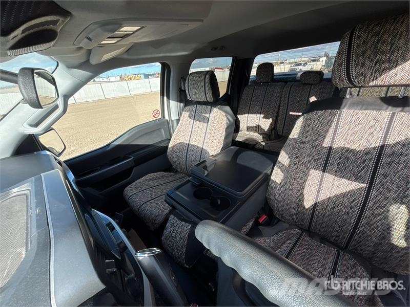 Ford F-150 XLT 4x4 Crew Cab Pickup Other