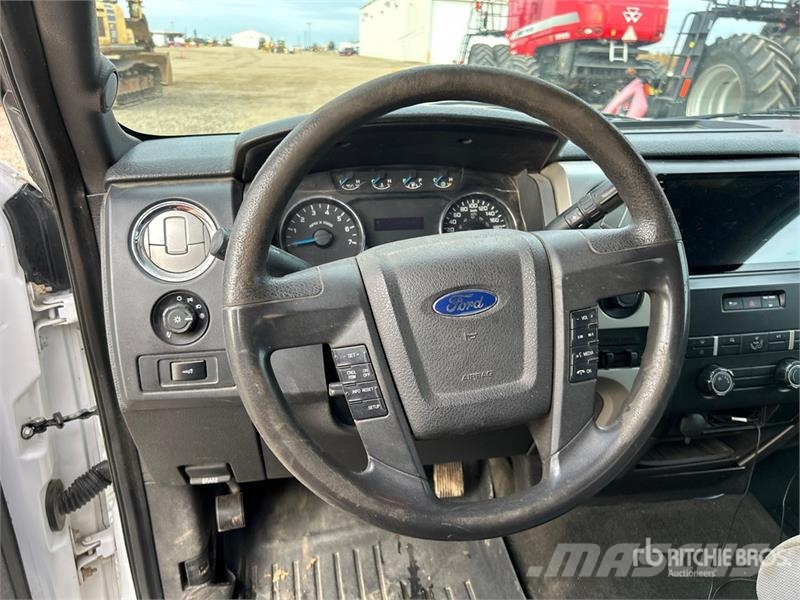 Ford F-150 XLT 4x4 Crew Cab Pickup Drugi