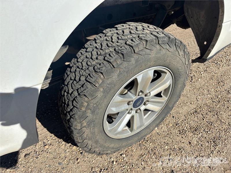 Ford F-150 XLT 4x4 Crew Cab Pickup Other