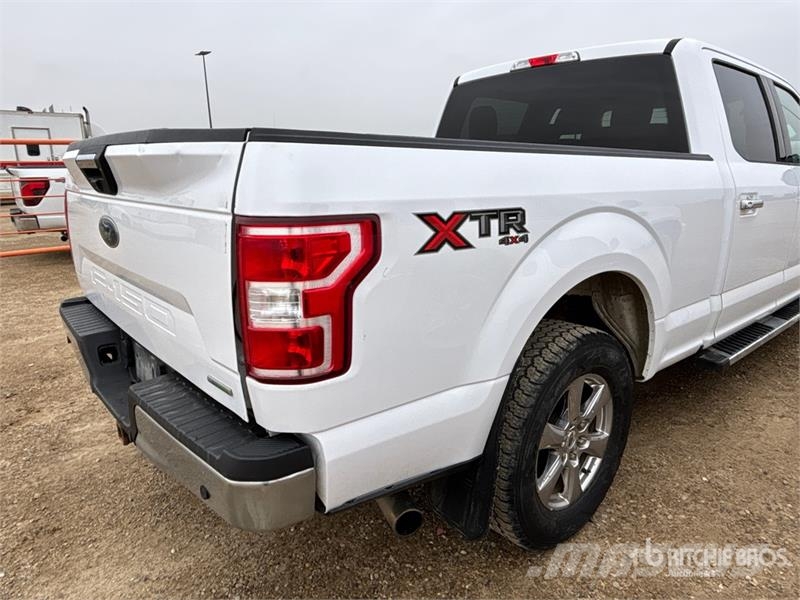 Ford F-150 XLT 4x4 Crew Cab Pickup أخرى