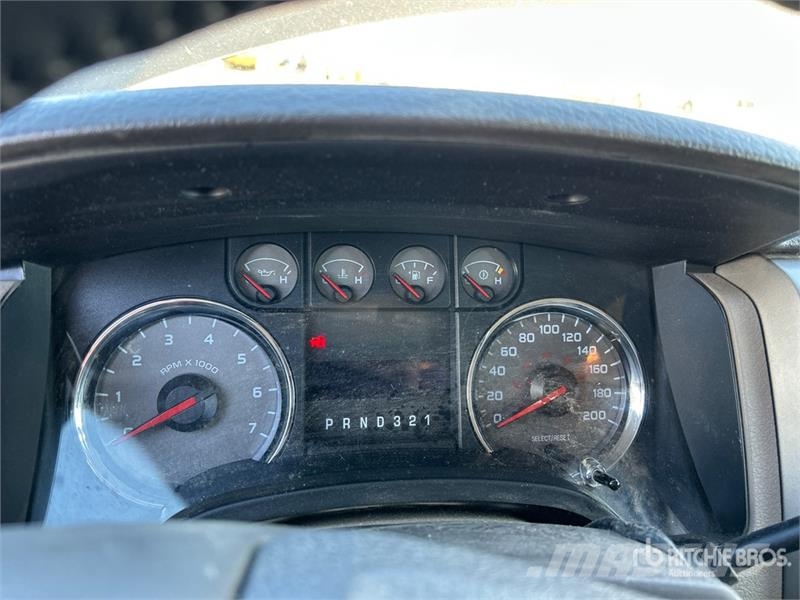 Ford F-150 XLT 4x4 Crew Cab Pickup Egyéb