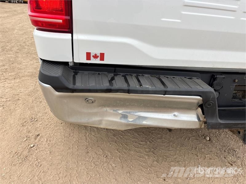 Ford F-150 XLT 4x4 Crew Cab Pickup Muu