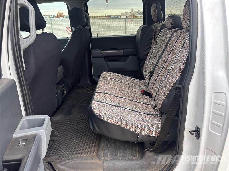 Ford F-150 XLT 4x4 Crew Cab Pickup Andere Transporter