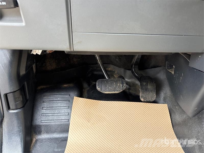 Ford F-150 XLT 4x4 Crew Cab Pickup Muu