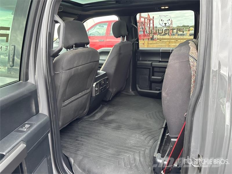 Ford F-150 XLT 4x4 Crew Cab Pickup Muu
