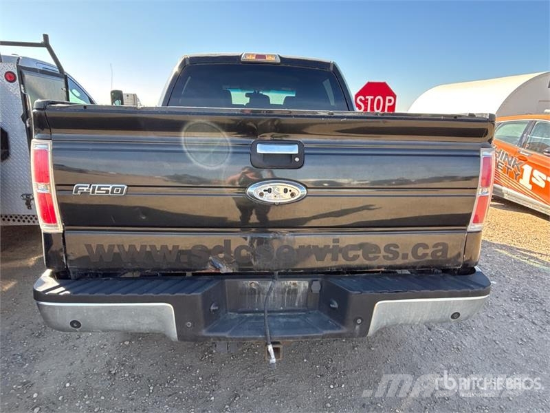 Ford F-150 XLT 4x4 Crew Cab Pickup Muu