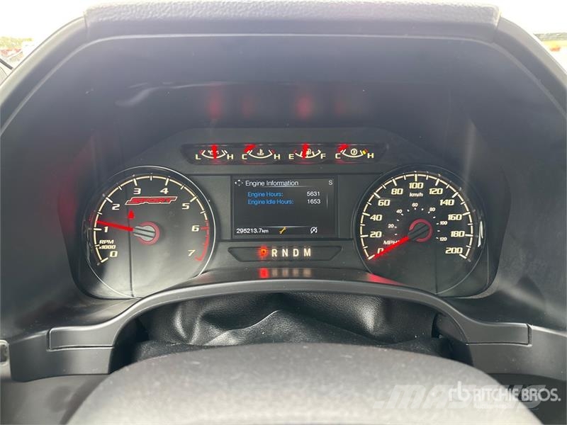 Ford F-150 XLT 4x4 Crew Cab Pickup Muu