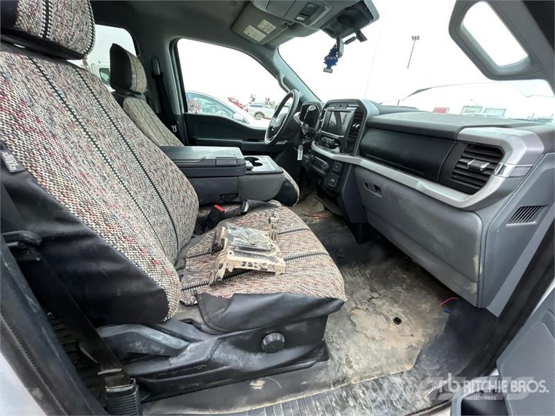 Ford F-150 XLT 4x4 Crew Cab Pickup 其他