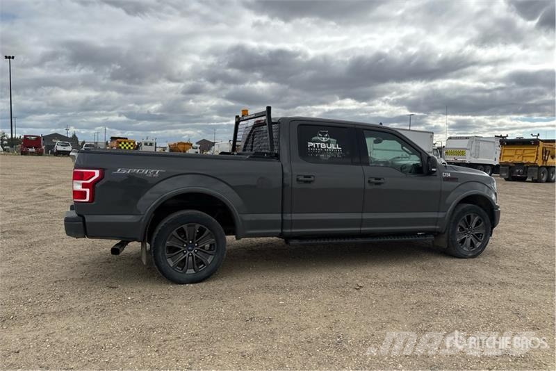 Ford F-150 XLT 4x4 Crew Cab Pickup Muu