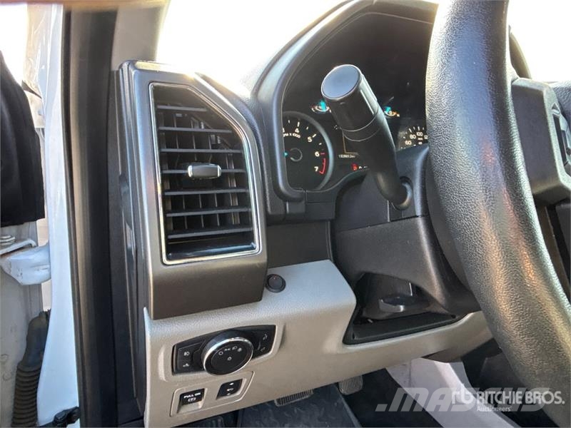 Ford F-150 XLT 4x4 Crew Cab Pickup Andere Transporter