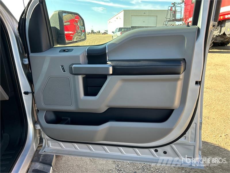 Ford F-150 XLT 4x4 Crew Cab Pickup Drugi