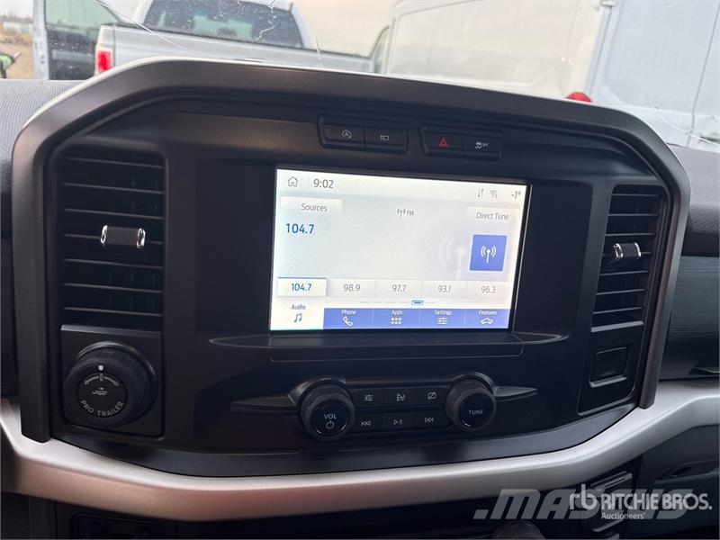 Ford F-150 XLT 4x4 Crew Cab Pickup Other