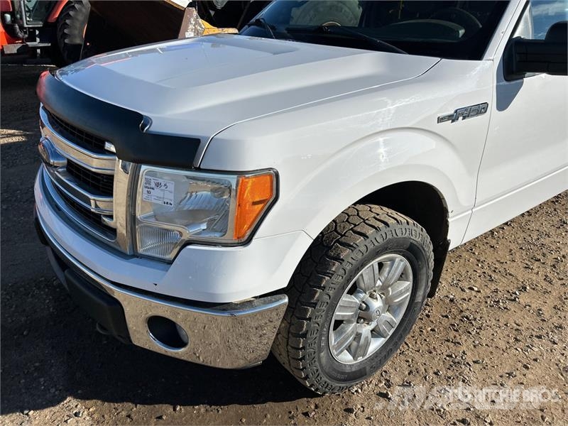 Ford F-150 XLT 4x4 Crew Cab Pickup Ostalo