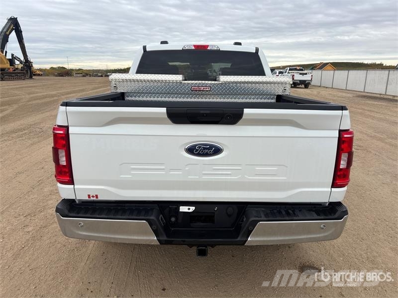 Ford F-150 XLT 4x4 Crew Cab Pickup Andere Transporter