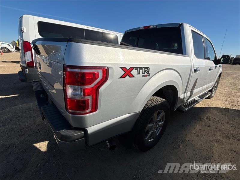Ford F-150 XLT 4x4 Crew Cab Pickup Kita