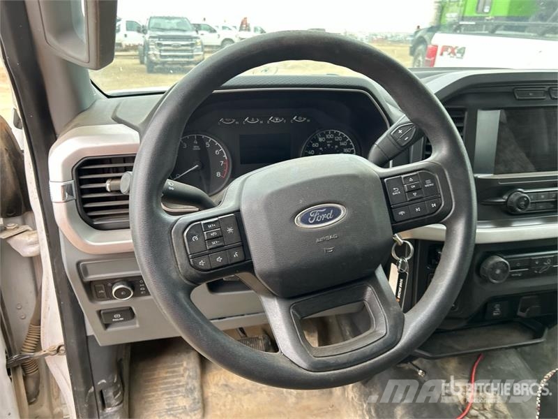 Ford F-150 XLT 4x4 Crew Cab Pickup 其他