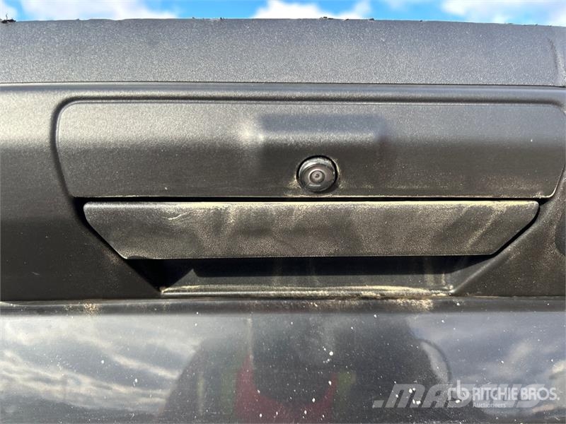 Ford F-150 XLT 4x4 Crew Cab Pickup Muu