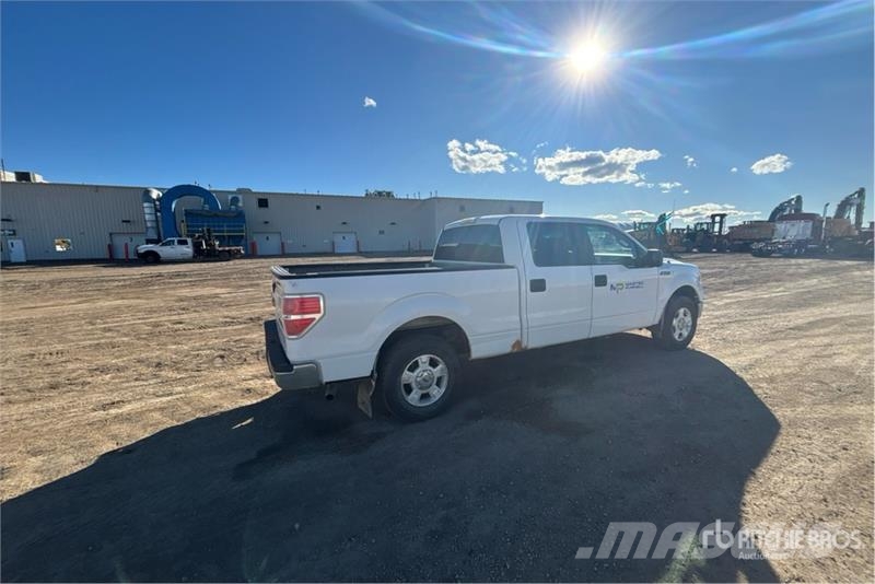 Ford F-150 XLT 4x4 Crew Cab Pickup Diger