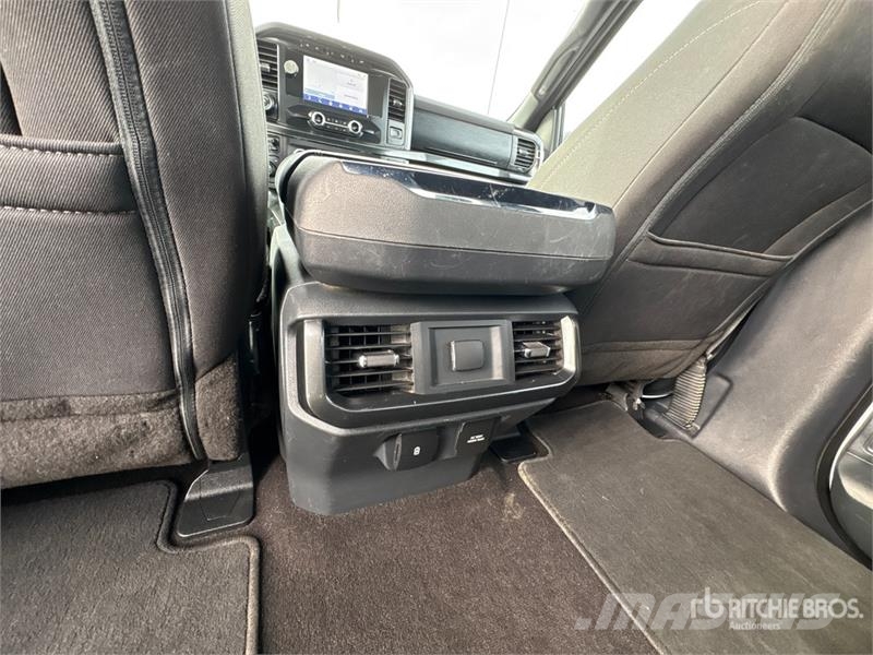 Ford F-150 XLT 4x4 Crew Cab Pickup Muu