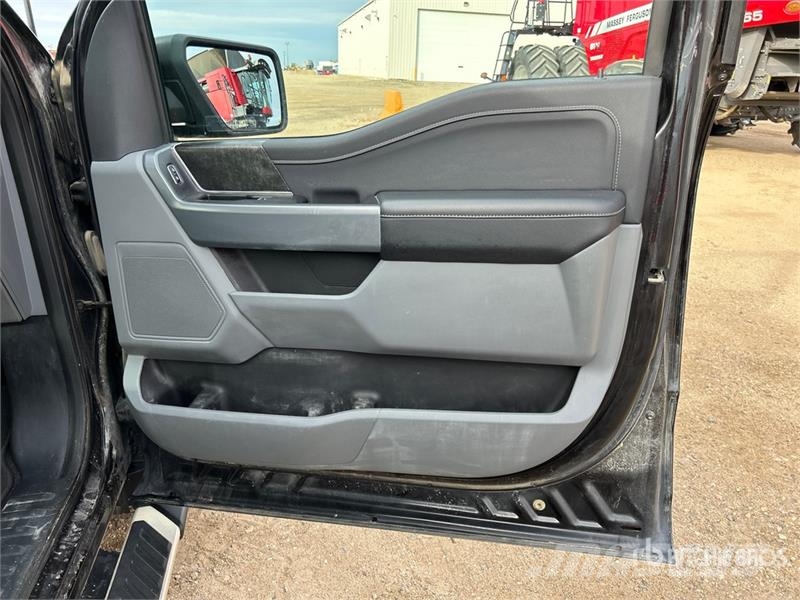 Ford F-150 XLT 4x4 Crew Cab Pickup Other