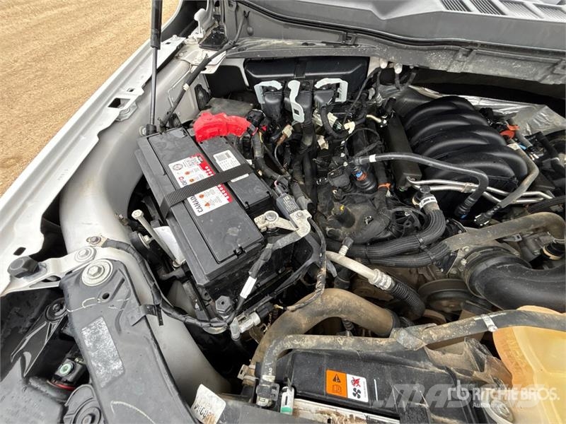 Ford F-150 XLT 4x4 Crew Cab Pickup Muu