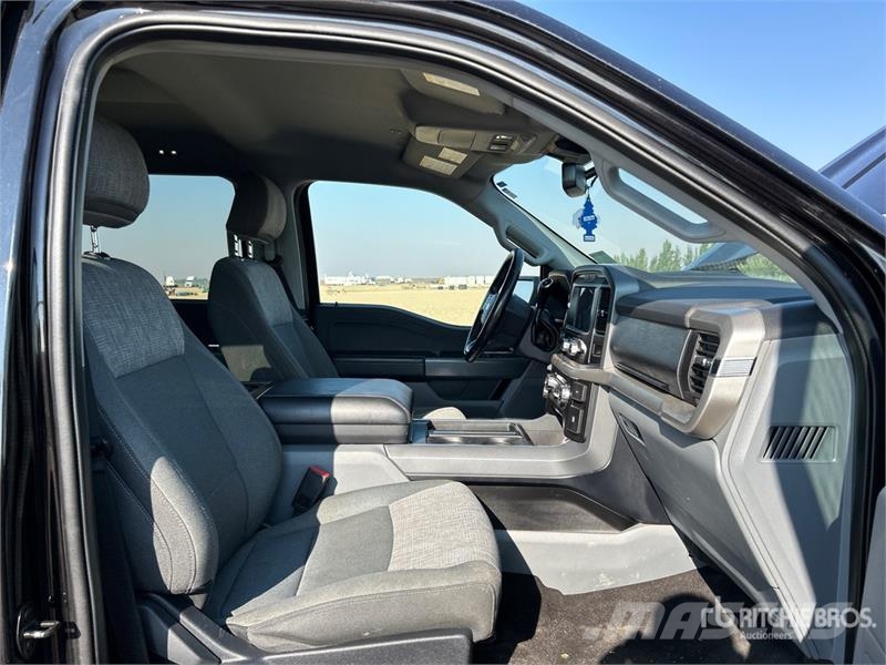 Ford F-150 XLT 4x4 Crew Cab Pickup Ostalo