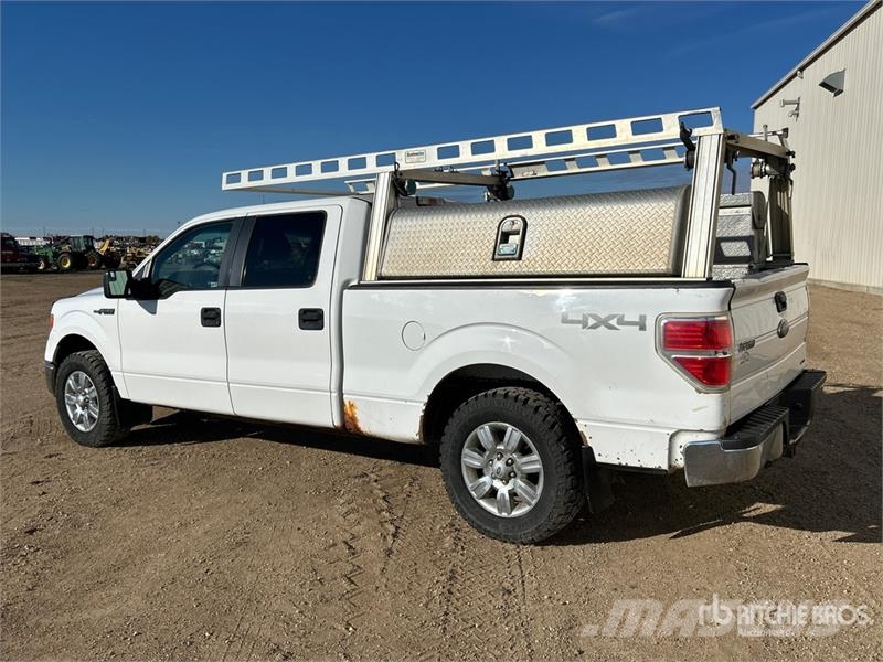 Ford F-150 XLT 4x4 Crew Cab Pickup Ostalo