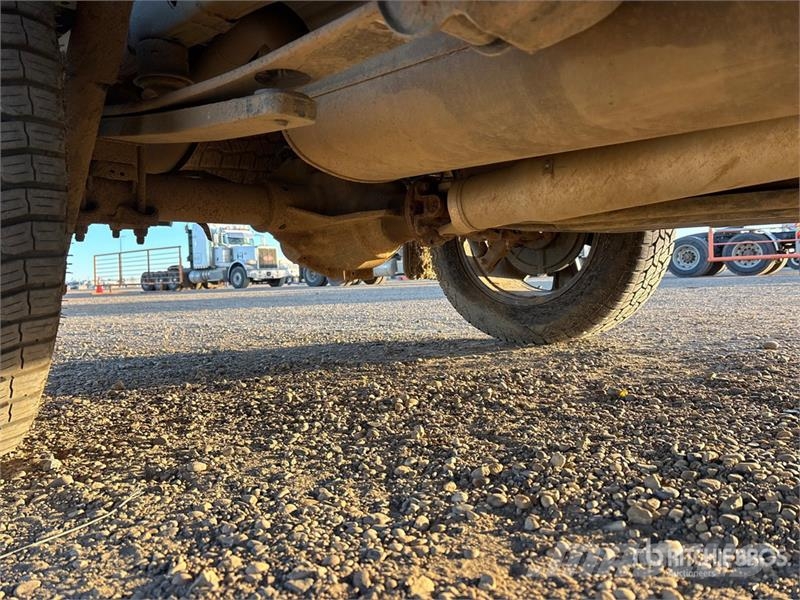 Ford F-150 XLT 4x4 Crew Cab Pickup أخرى