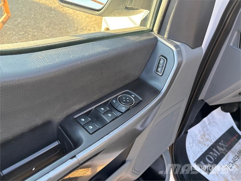 Ford F-150 XLT 4x4 Crew Cab Pickup Ostalo
