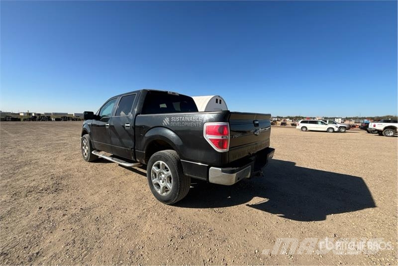 Ford F-150 XLT 4x4 Crew Cab Pickup Muu