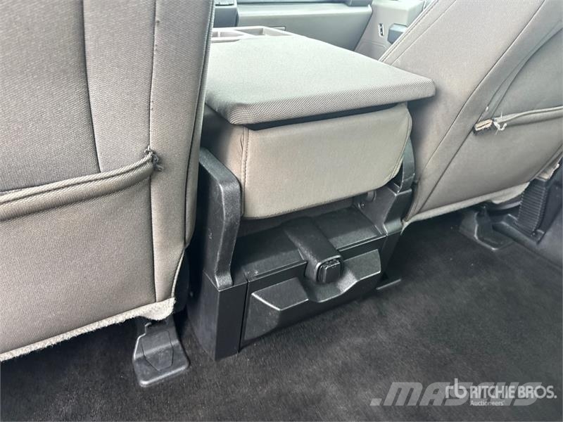 Ford F-150 XLT 4x4 Crew Cab Pickup Ostalo