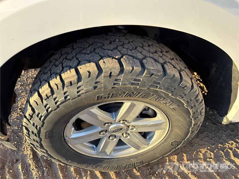 Ford F-150 XLT 4x4 Crew Cab Pickup Інше