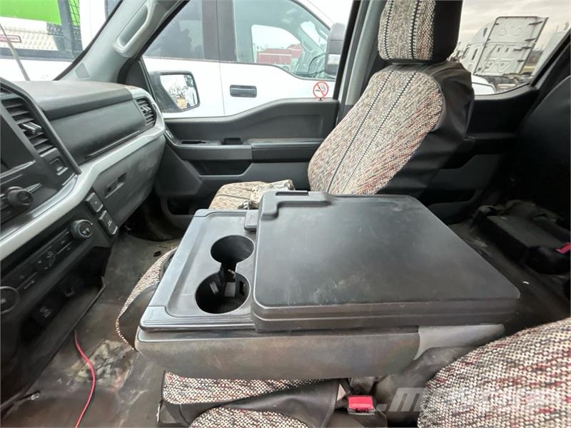 Ford F-150 XLT 4x4 Crew Cab Pickup 其他