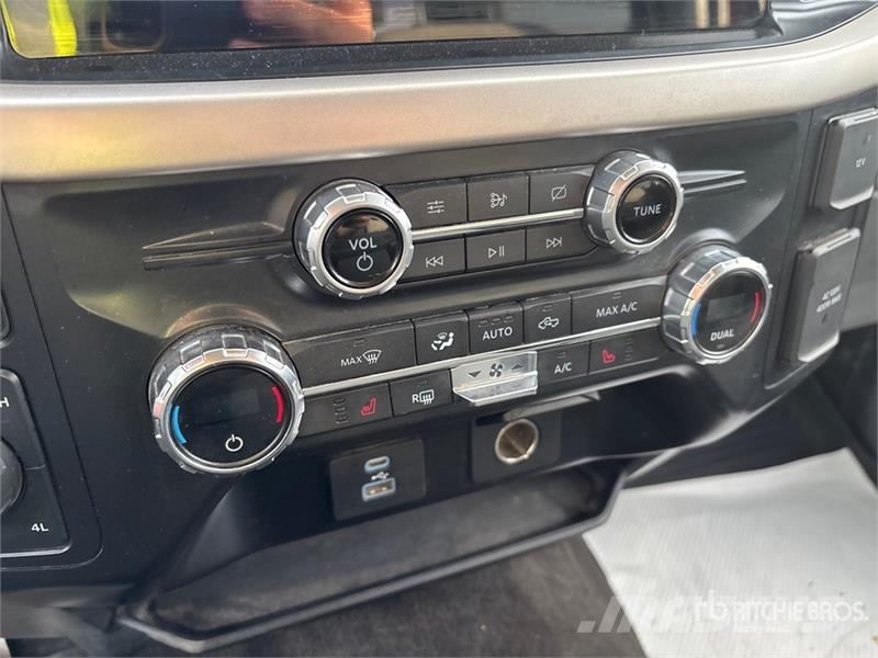Ford F-150 XLT 4x4 Crew Cab Pickup Inne