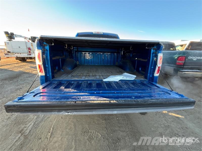 Ford F-150 XLT 4x4 Crew Cab Pickup Drugi