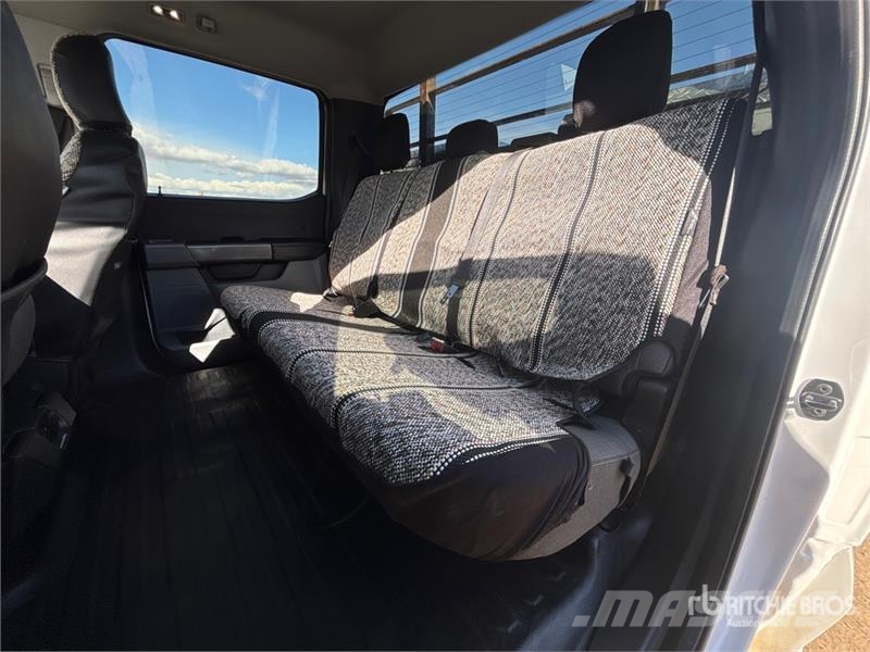 Ford F-150 XLT 4x4 Crew Cab Pickup Muu