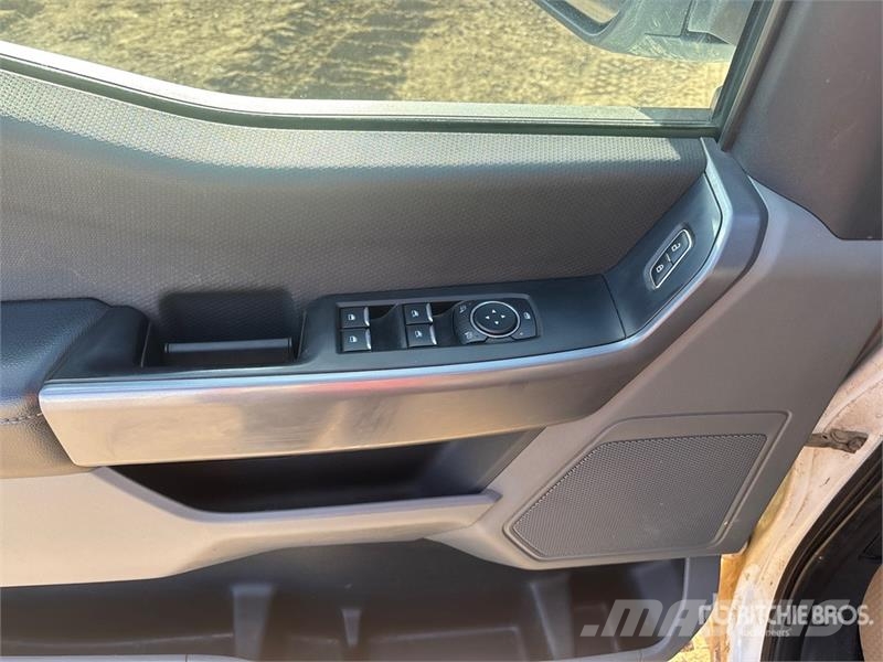 Ford F-150 XLT 4x4 Crew Cab Pickup Other