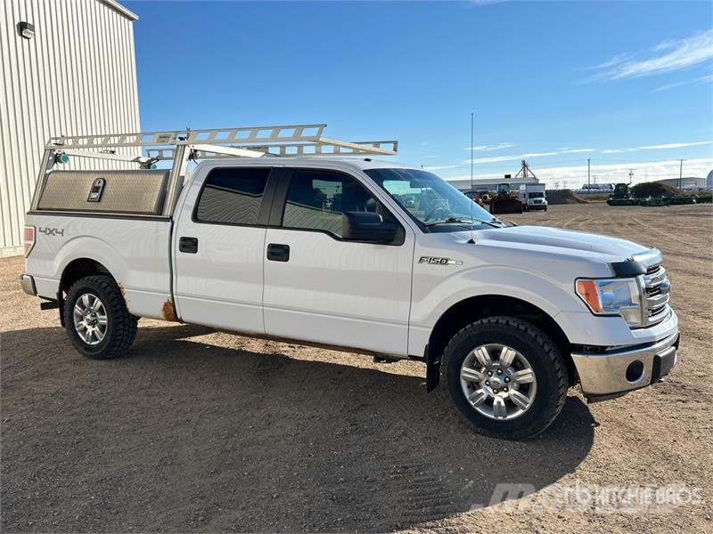 Ford F-150 XLT 4x4 Crew Cab Pickup Ostalo