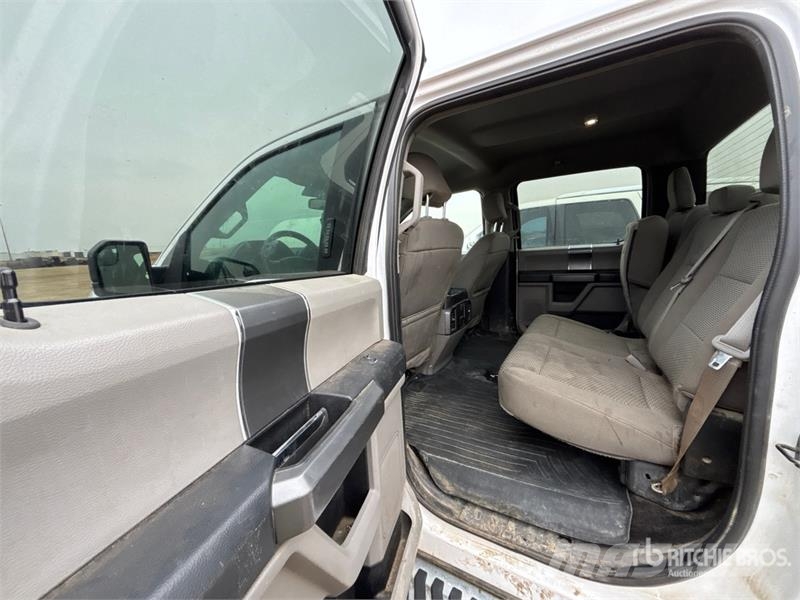 Ford F-150 XLT 4x4 Crew Cab Pickup أخرى
