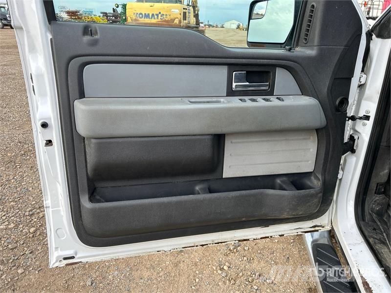Ford F-150 XLT 4x4 Crew Cab Pickup Drugi