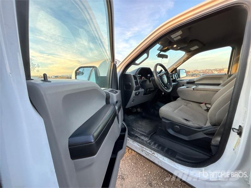 Ford F-150 XLT 4x4 Crew Cab Pickup Ostalo
