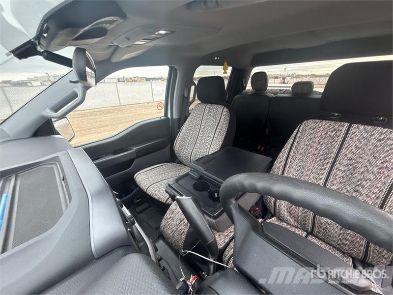 Ford F-150 XLT 4x4 Crew Cab Pickup Andere Transporter