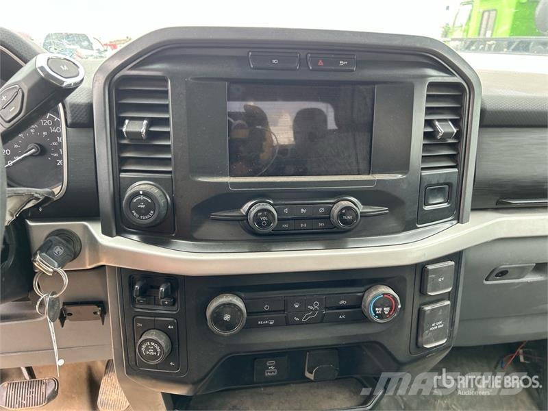 Ford F-150 XLT 4x4 Crew Cab Pickup 其他