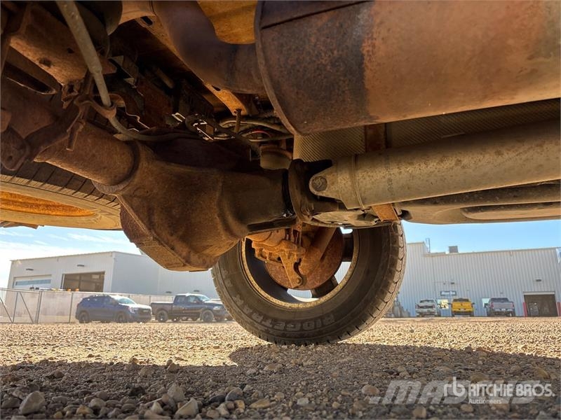 Ford F-150 XLT 4x4 Crew Cab Pickup أخرى