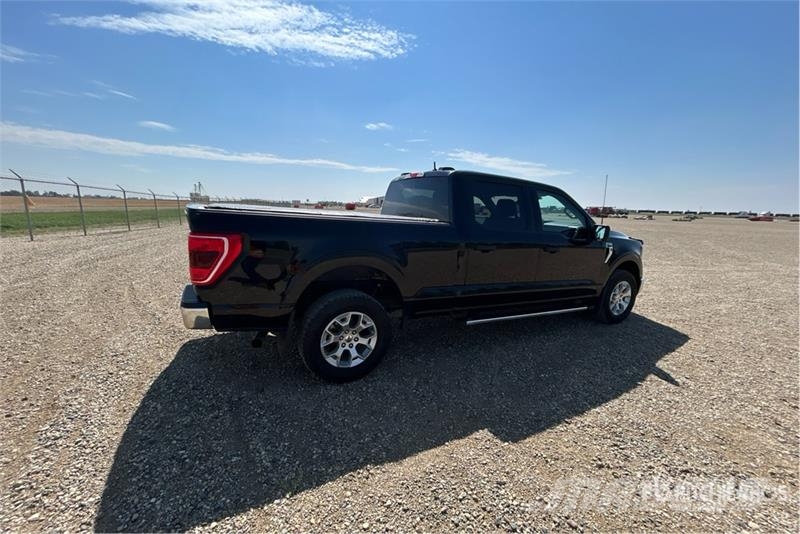 Ford F-150 XLT 4x4 Crew Cab Pickup Ostalo