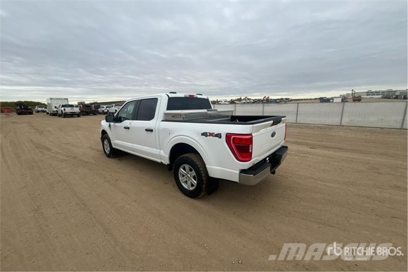 Ford F-150 XLT 4x4 Crew Cab Pickup Andere Transporter