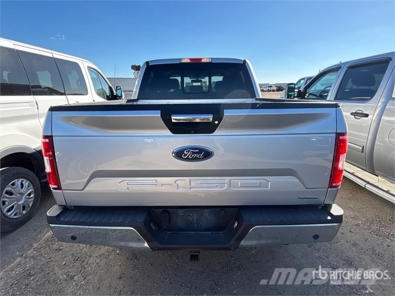 Ford F-150 XLT 4x4 Crew Cab Pickup Kita