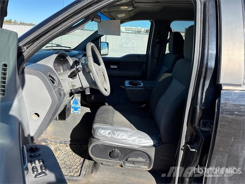 Ford F-150 XLT 4x4 Crew Cab Pickup أخرى